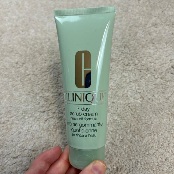 NWOT Clinique 3.4 Fl Oz 7 Day Scrub Cleansing Cream Face Wash - Picture 1 of 4